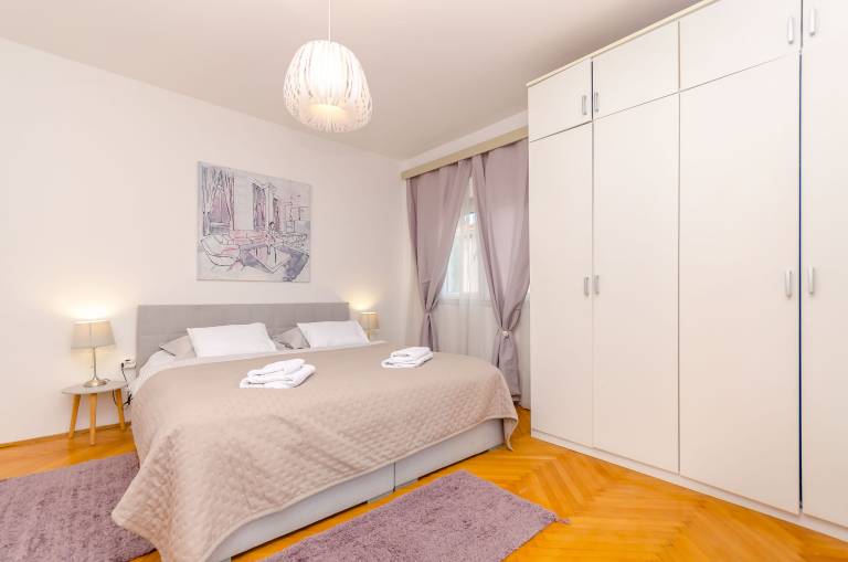 Lovely rental apartment with barbeque | Garden view | Pets allowed — photo 4