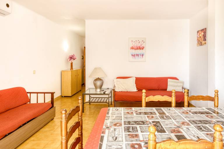 Apartment on 'Paseo Marítimo 3-3' close to the Beach with Terrace & Wi-Fi — photo 2