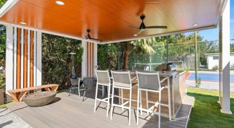 Vacation home with pool | Pet-friendly — photo 4