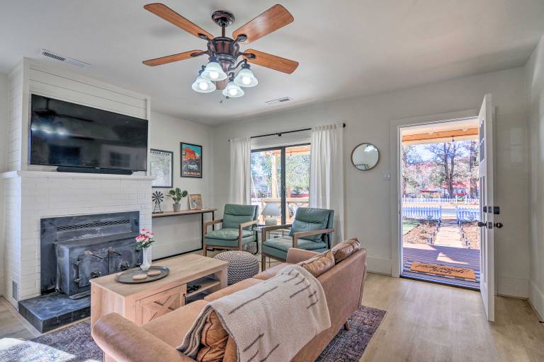 Modern Kanab Home: Fire Pit, Red Rock Views! — photo 5