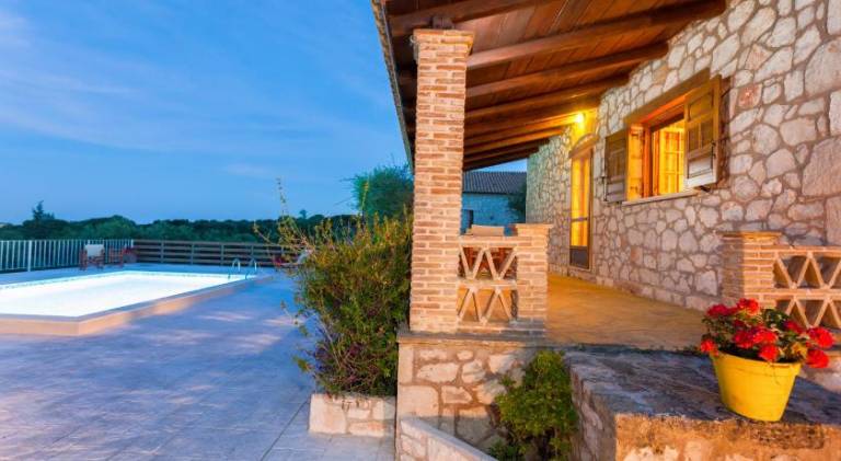 Vacation home with patio, pool & garden | Good for workation — photo 5