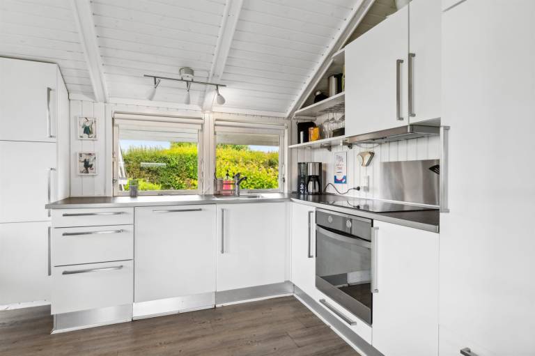 Vacation home with grill & terrace — photo 4