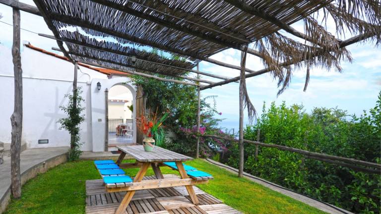 Villa with private pool, garden & patio — photo 5