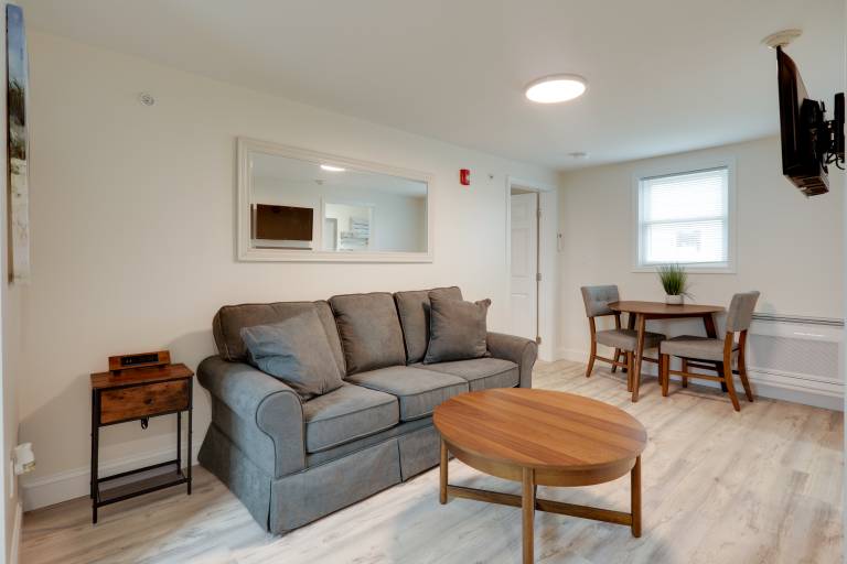 3 Mi to Main Street: Newly Renovated Wareham Apt! — photo 5