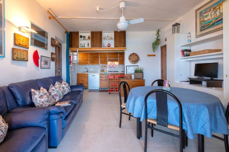 Fully equipped charming vacation home with patio & fast internet | Sea view | Close to the beach | Dogs allowed — photo 3