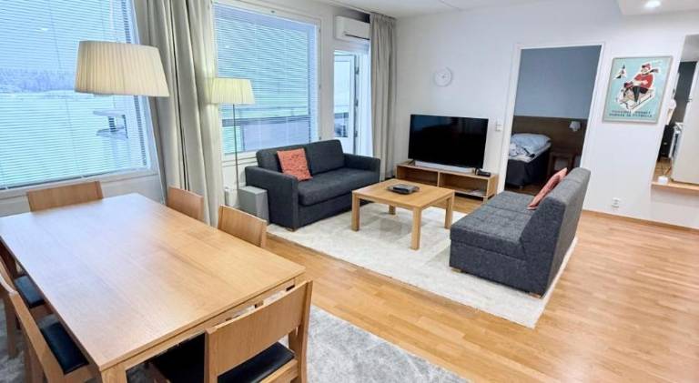Holiday apartment with pool in Lahti