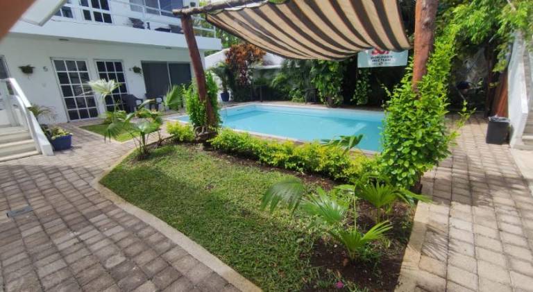 Apartment with patio, pool & garden — photo 5