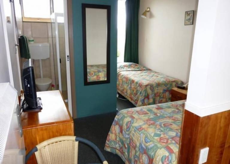 Motel  Deloraine