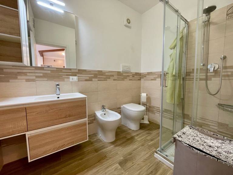 Rental apartment with pool | City view — photo 5