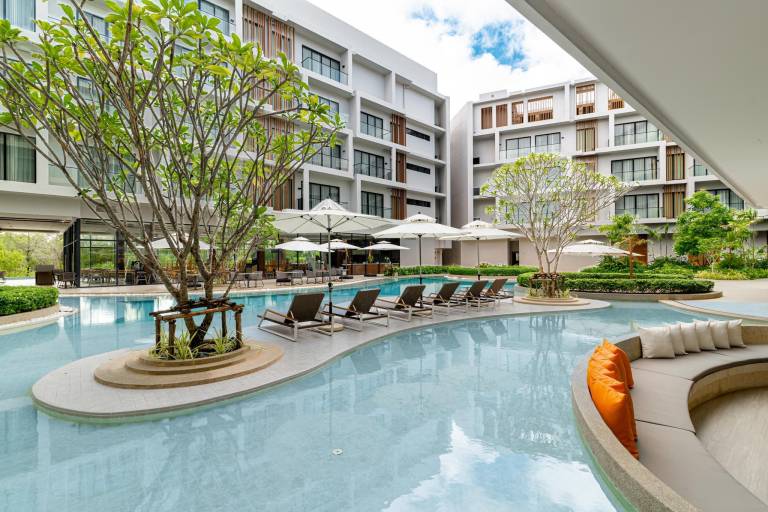 Pleasant serviced apartment with yard & pool | Next to the beach | Pets allowed — photo 2