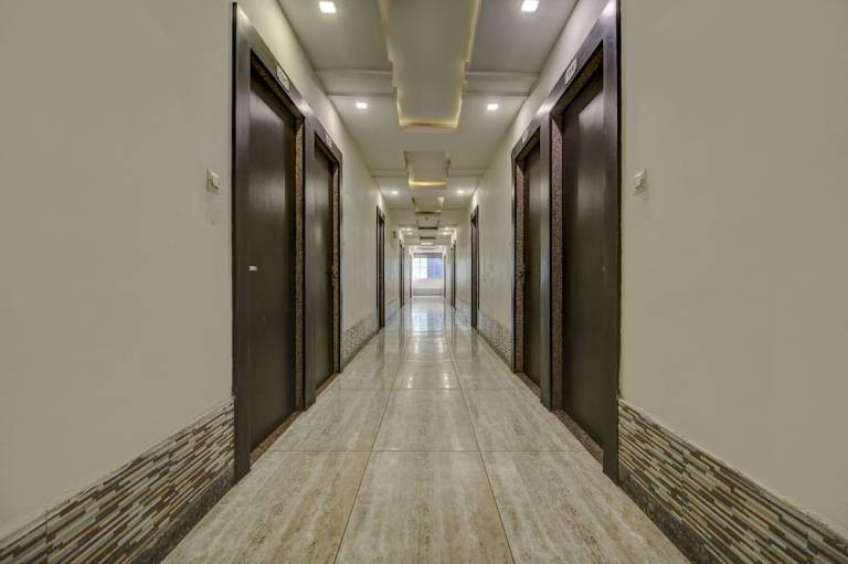 Fabhotel Csfc