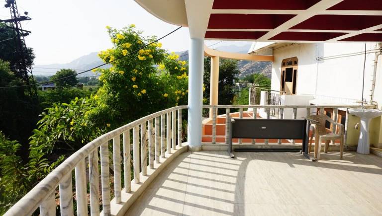 Luxurious 4-Bedroom Villa at Base of Mount Abu — photo 3