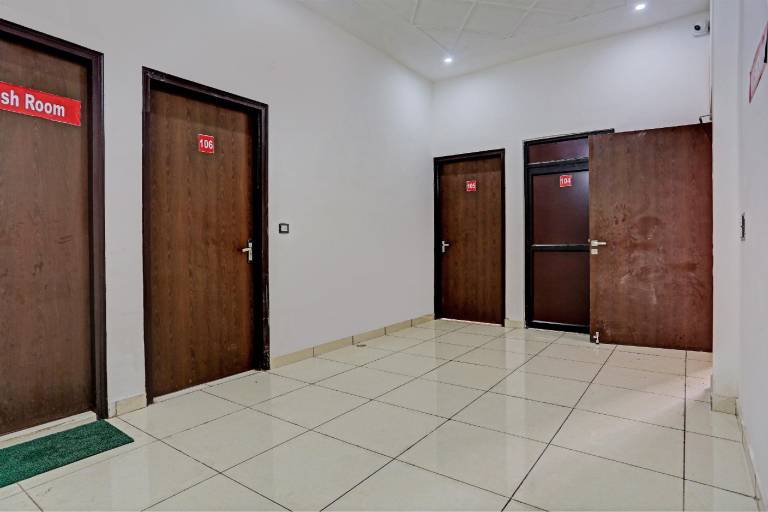 Hotel O Park Inn Near Parashuram Chowk