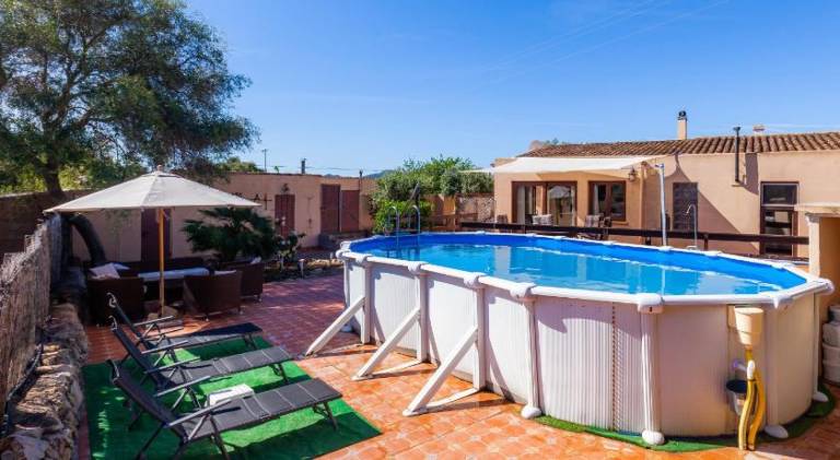 Farm with barbecue, private pool & yard in Capdepera