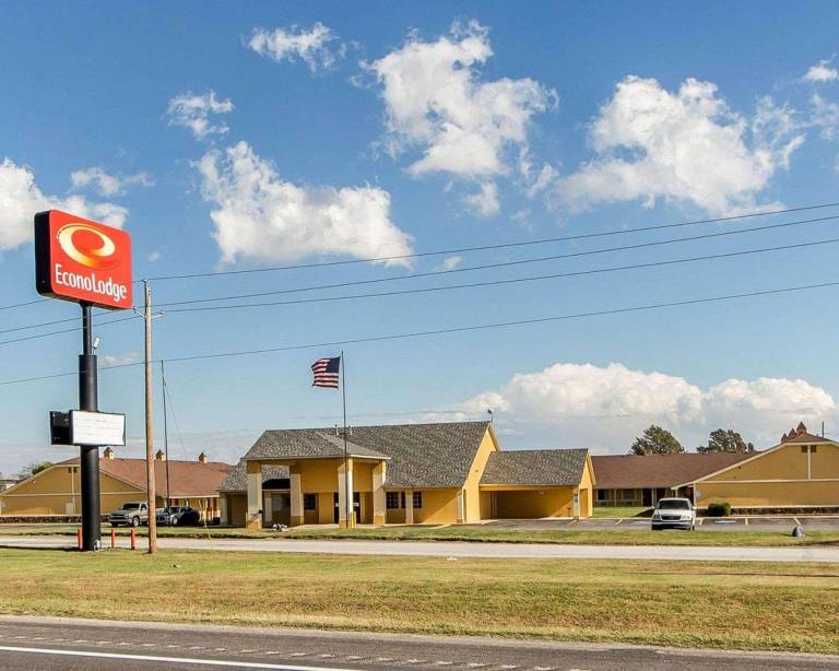 Econo Lodge in Pryor, OK