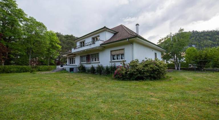 Villa with 3 rooms for 7 persons in Neuchatel