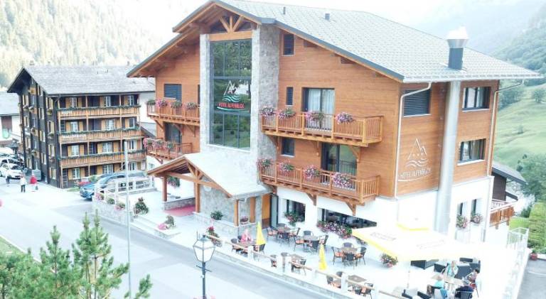 Hotel Alpenblick-Leukerbad-Therme — photo 4