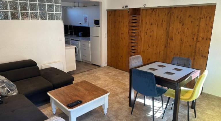 Apartment with hot tub — photo 2