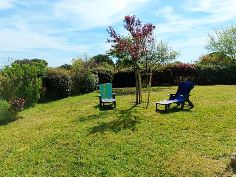 Vacation home with yard, terrace & barbeque — photo 4