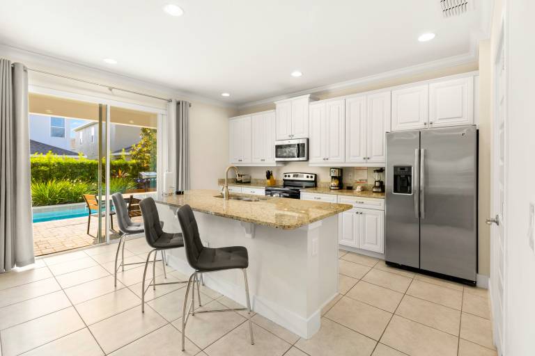 Family-friendly house with private pool | Pets are welcome — photo 3