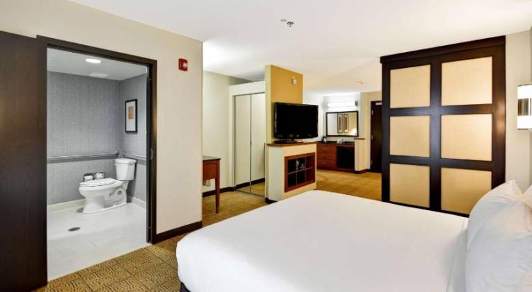 Hyatt Place Chicago Warrenville Naperville — photo 2