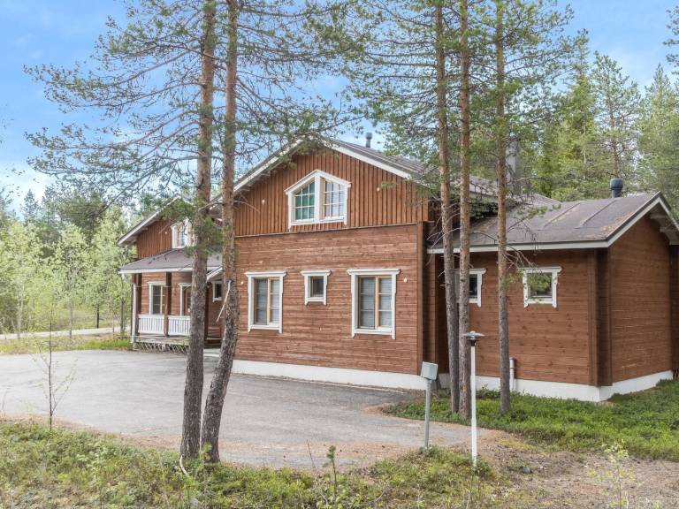 Vacation home with patio & sauna | Pet-friendly — photo 4