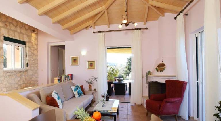 Villa with patio, barbeque & pool — photo 4
