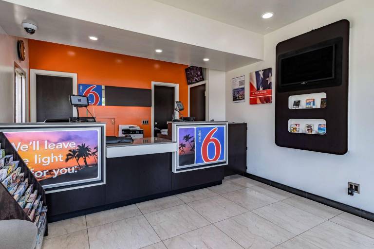 Motel 6 National City, CA — photo 2