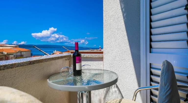 Holiday apartment with terrace & grill — photo 4