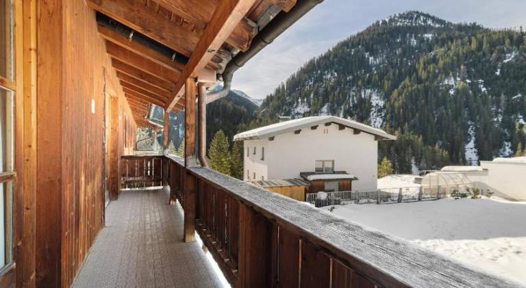 Rental apartment with 3 rooms for 6 persons — photo 4
