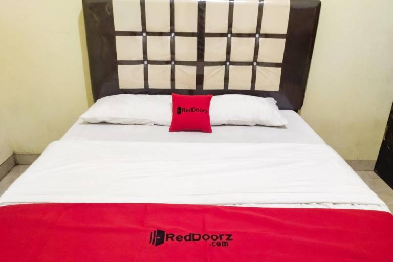 RedDoorz Guesthouse Oemah Opa Metro Lampung