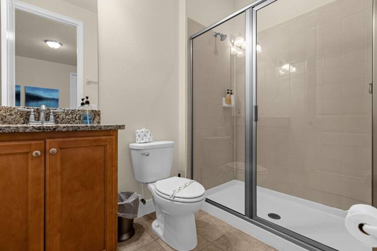 Fully equipped house with BBQ, yard & private pool | Pets allowed — photo 4