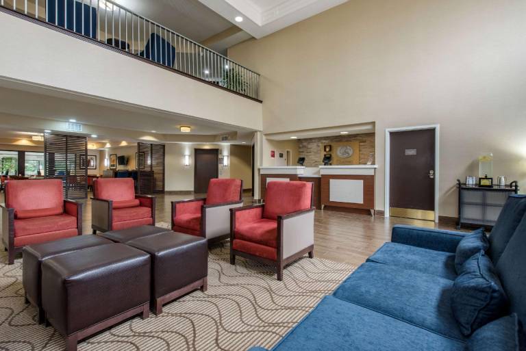 Comfort Suites Lafayette University Area — photo 3