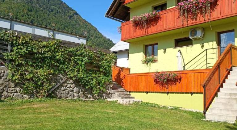 Prenočišče z zajtrkom  Koprivnik v Bohinju