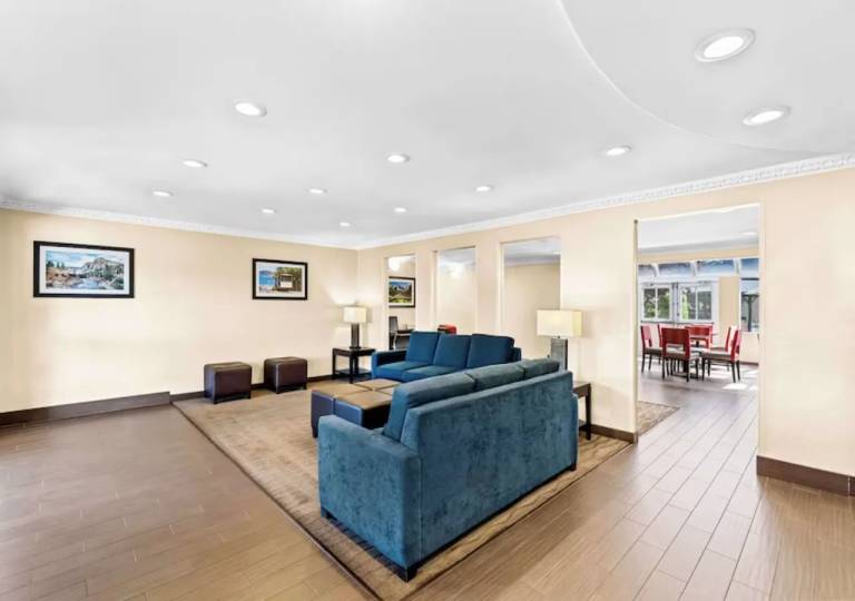 Aurora Inn — photo 2