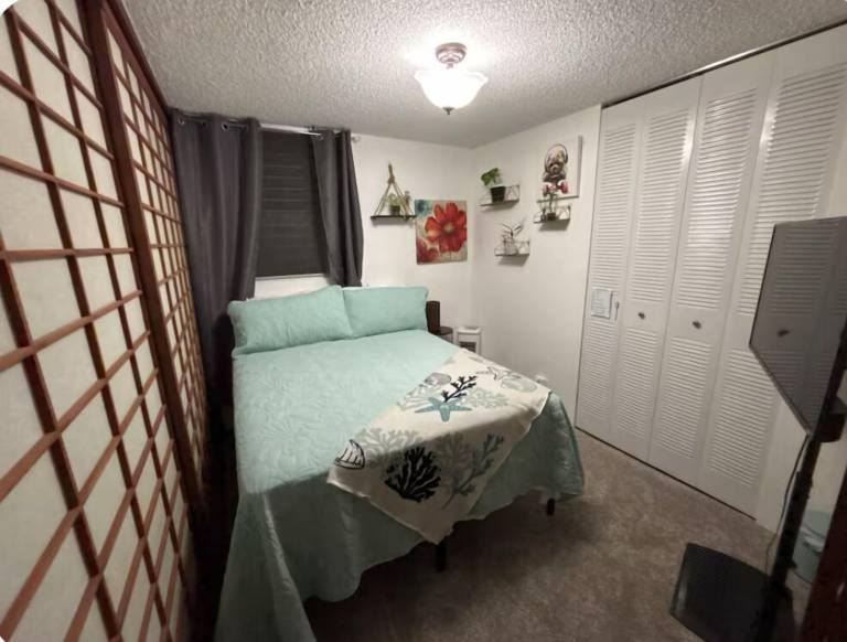 Bed & Breakfast McCully - Moiliili