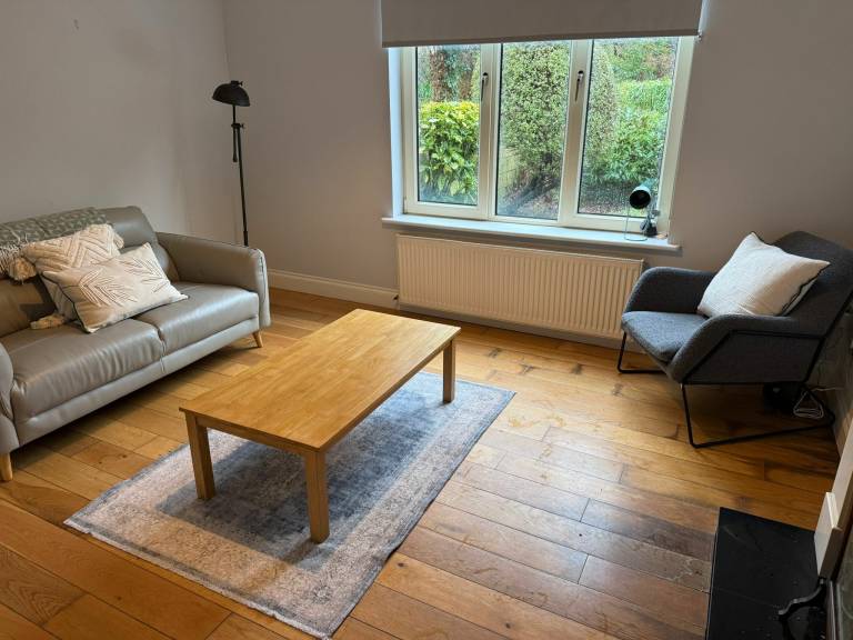 Bright 2BDR Home in Blackrock Cork