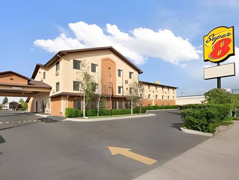 Super 8 By Wyndham Butte Mt