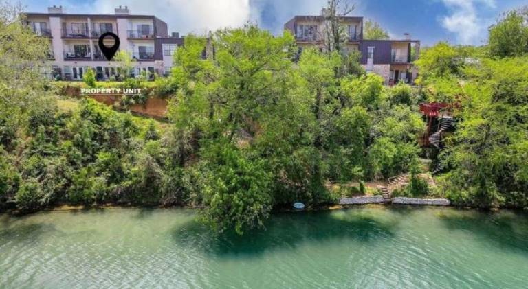 Rental apartment with pool in New Braunfels, TX