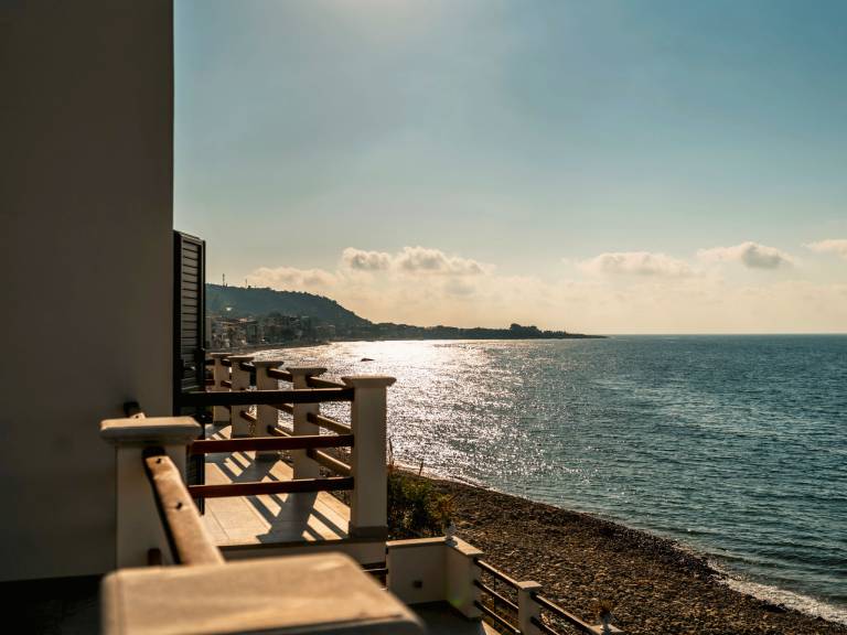 Fully equipped beautiful rental apartment with BBQ & yard | Sea view | Pets are welcome — photo 4