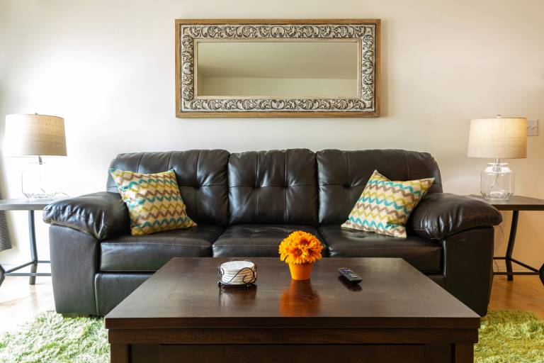 Family-friendly rental apartment with patio | Pets allowed — photo 3