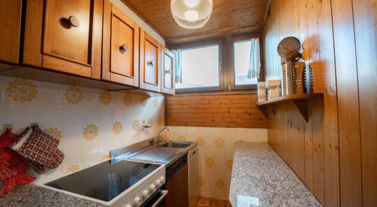 Holiday apartment with 2 rooms for 5 persons — photo 4