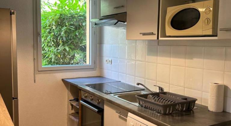 Fully equipped apartment with patio & yard | Perfect for remote work | Pets allowed — photo 5