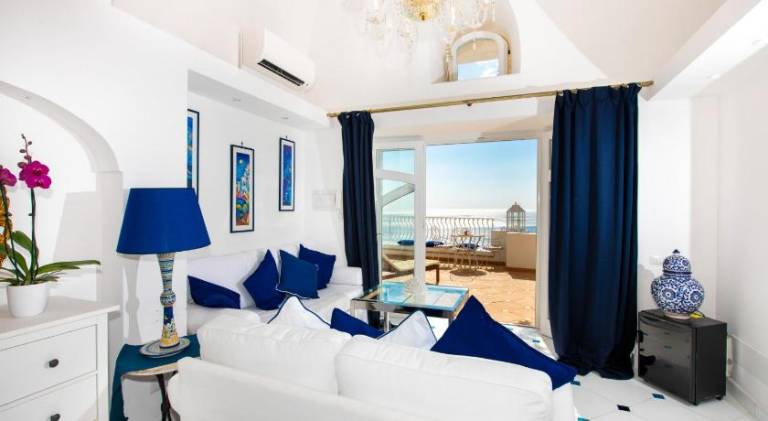 Vacation home with terrace & garden | Beach nearby | Pet-friendly — photo 2