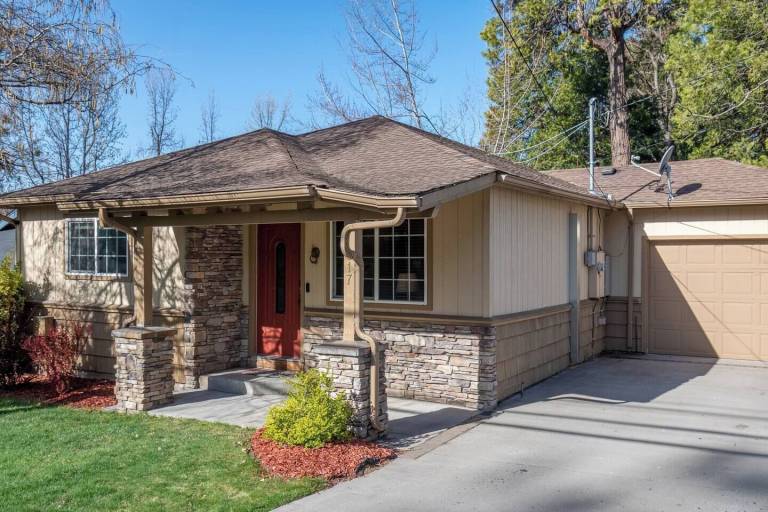 House Mount Shasta