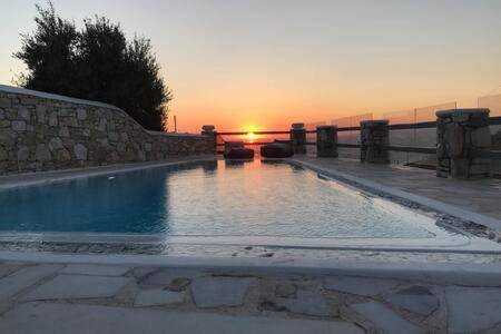 Villa with private pool, grill & terrace in Mykonos