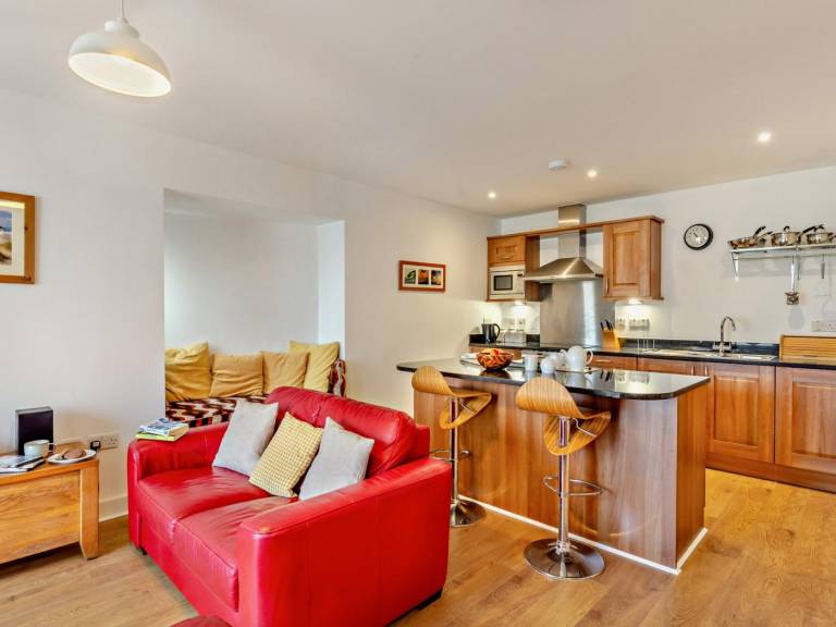 Fully equipped rental apartment | Water view | Next to the beach | Pets allowed — photo 5