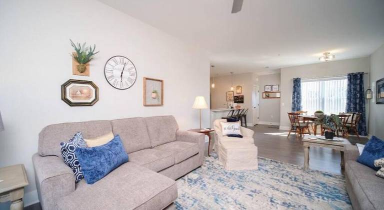 Pleasant holiday apartment | Pet-friendly in Bettendorf, IA