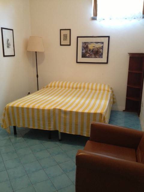 Apartment with yard — photo 4