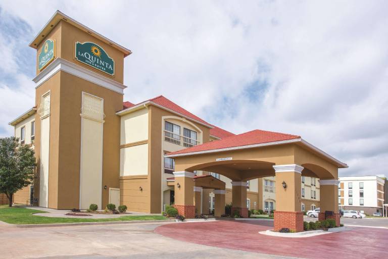 La Quinta Inn & Suites by Wyndham Oklahoma City -Yukon in Yukon, OK